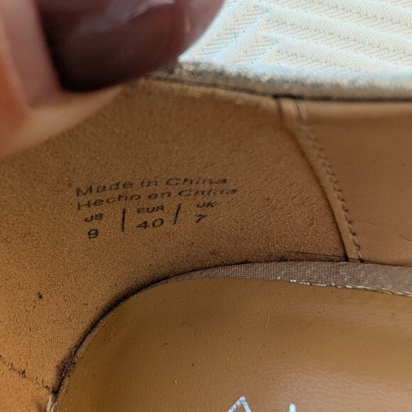 Aldo Silver Sparkle Pointy Toe Flats Size 9 Rhinestone Embellished Metallic - Picture 8 of 9